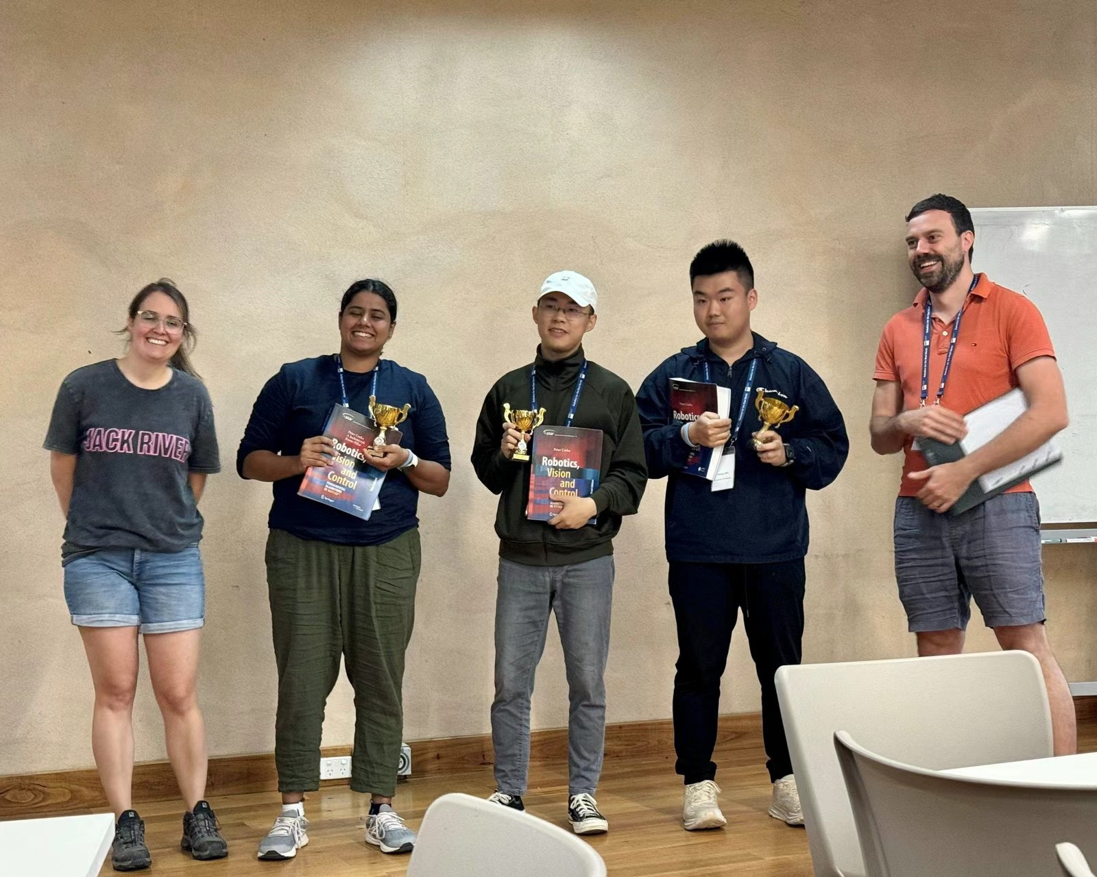 Award ceremony with the winning team